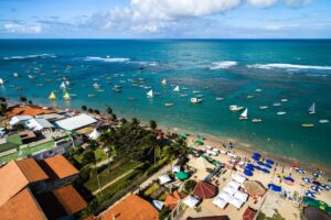 Porto de Galinhas: após repercussão de agressão a turistas, prefeitura proíbe exigência de consumação mínima Porto de Galinhas: após repercussão de agressão a turistas, prefeitura proíbe exigência de consumação mínima