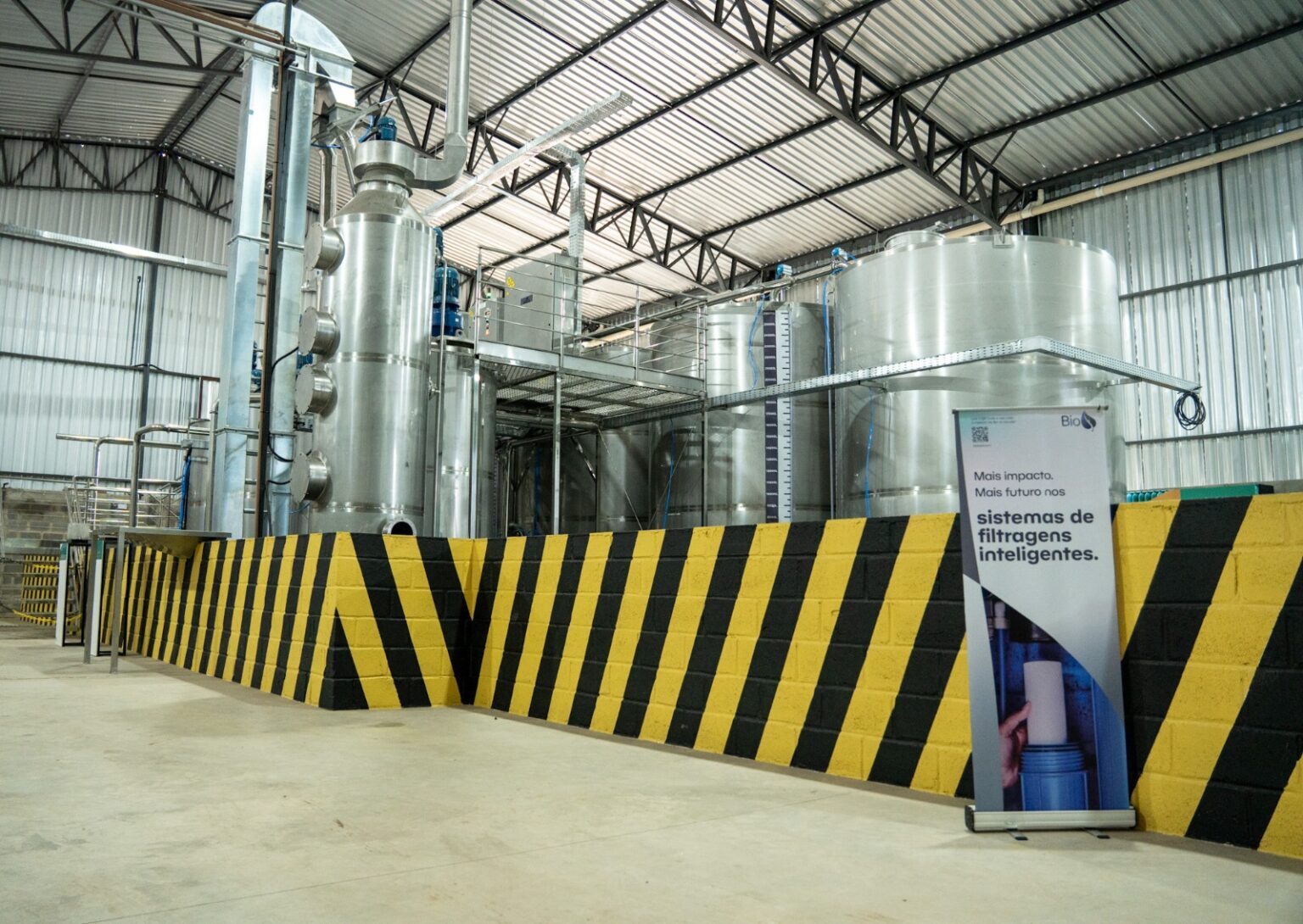 Nova fábrica em Itabira vai produzir supressor de poeira com plástico PET reciclado para a Vale Nova fábrica em Itabira vai produzir supressor de poeira com plástico PET reciclado para a Vale