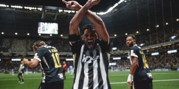 Cruzeiro se torna o time que mais sofreu gols de Hulk em toda a sua trajetória profissional