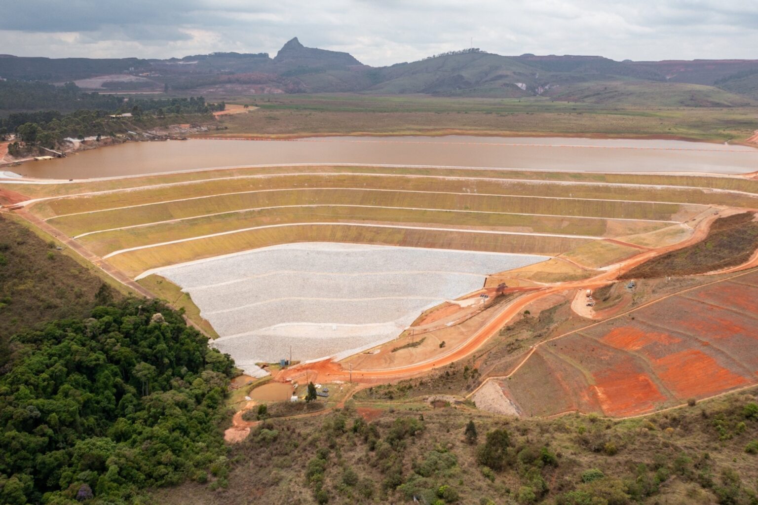 Barragem Maravilhas II, em Itabirito, deixa nível de emergência após aval da ANM Barragem Maravilhas II, em Itabirito, deixa nível de emergência após aval da ANM