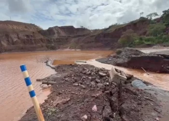 Dique da Vale rompe e atinge instalações de mineração em Congonhas