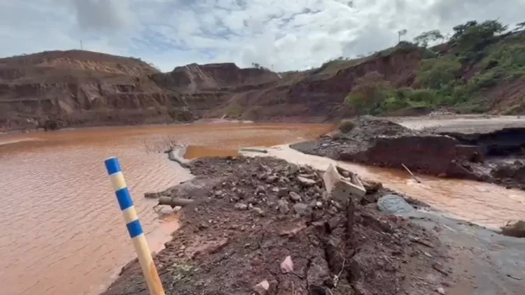 Dique da Vale rompe e atinge instalações de mineração em Congonhas
