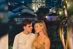 Campeão do reality ‘A Fazenda’, Dudu Camargo passa réveillon em Ouro Preto com a namorada Campeão do reality 'A Fazenda', Dudu Camargo passa réveillon em Ouro Preto com a namorada