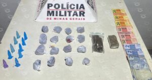 PM prende suspeito de tráfico em Mariana e apreende drogas após denúncia de moradores