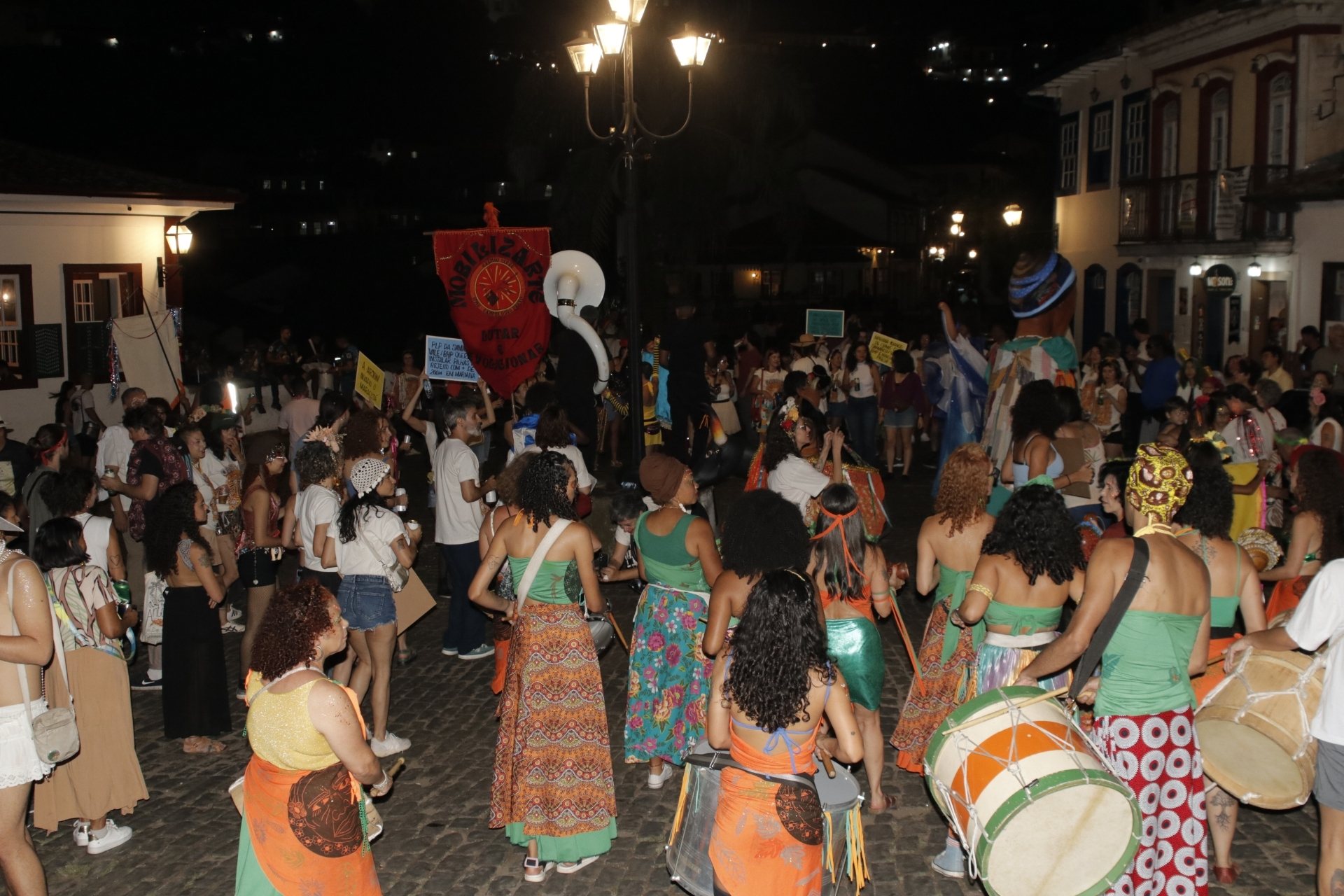 Bloco O Berro leva crítica à mineração para o carnaval de Ouro Preto