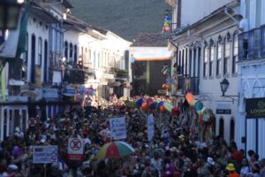 Carnaval 2026 em Minas tem queda de 55% no roubo de celulares e zero feminicídio em BH