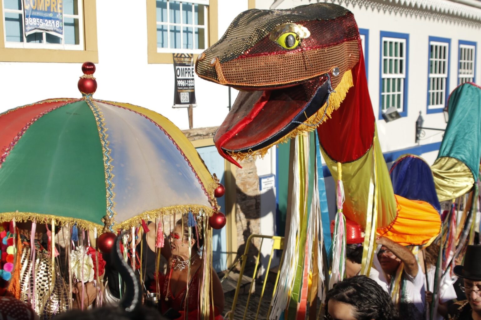 Segunda-feira de carnaval em Ouro Preto: veja fotos dos blocos Balanço da Cobra, Bandalheira, Charanga de Lata e dos shows de Elis Bohrer, Conexão Samba e Sambaião Bloco O Balanço da Cobra, em Ouro Preto