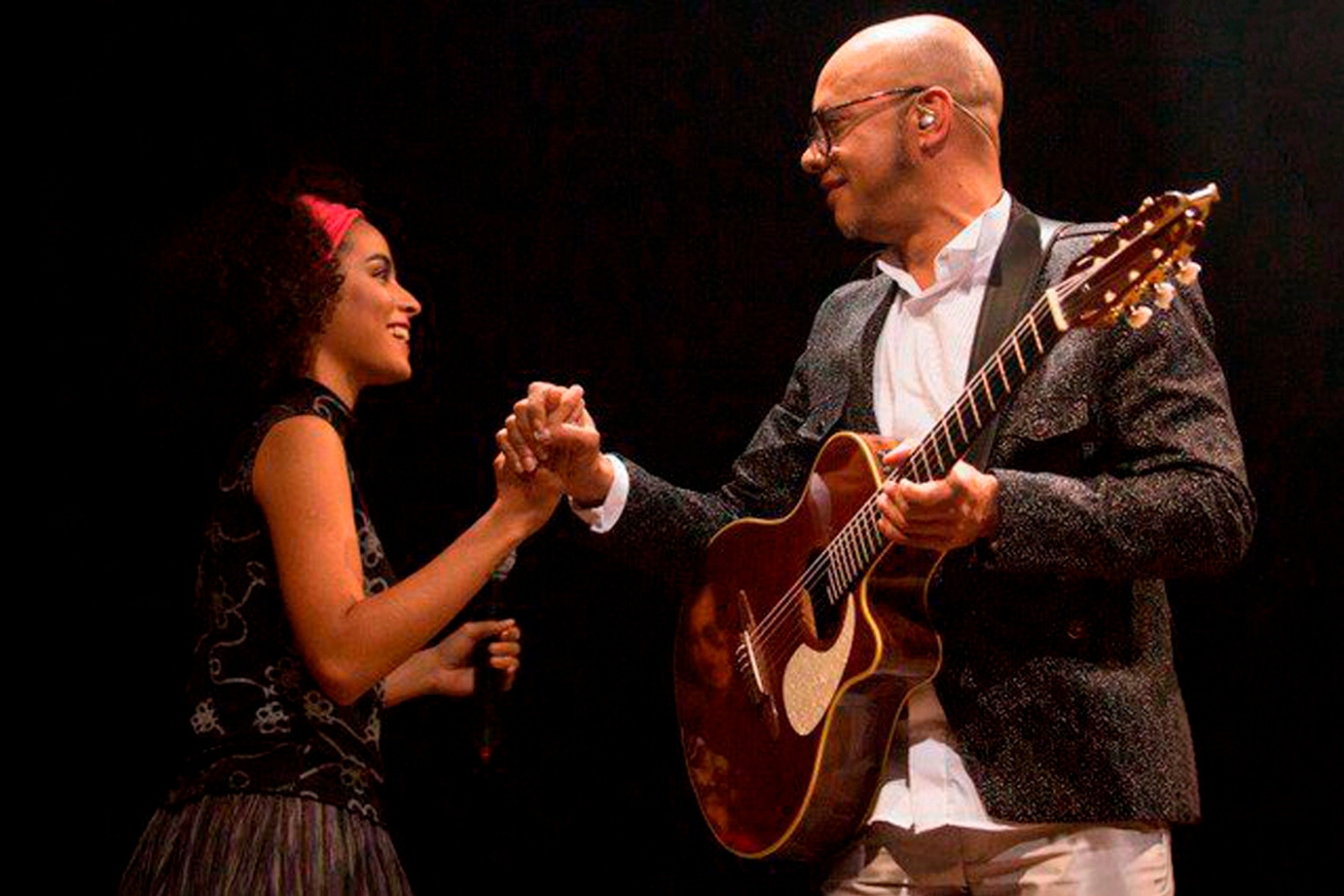 Laura Catarina canta Vander Lee em apresentação especial em Ouro Preto