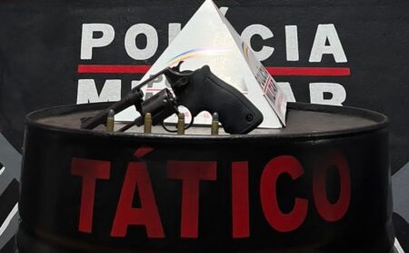 Polícia Militar prende homem por posse ilegal de revólver calibre .38 em Mariana Polícia Militar prende homem por posse ilegal de revólver calibre .38 em Mariana