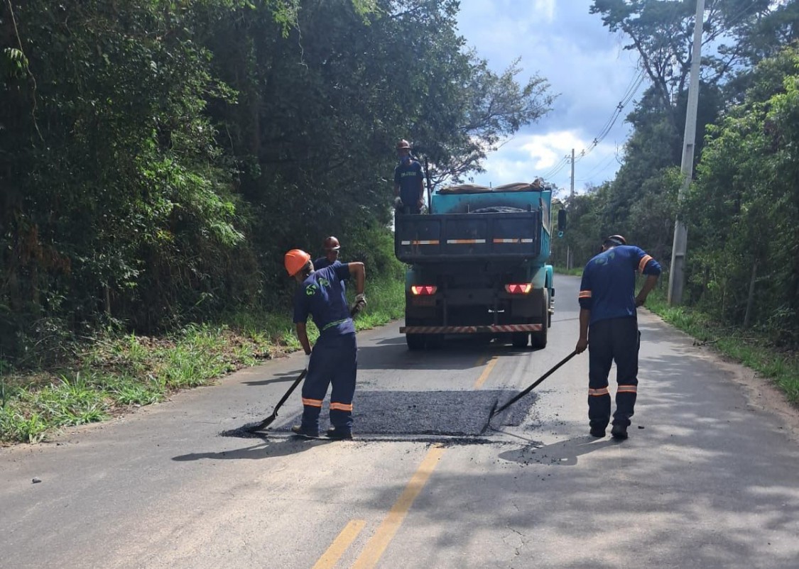 Prefeitura de Ouro Preto realiza manutenção na estrada entre São Bartolomeu e Cachoeira do Campo