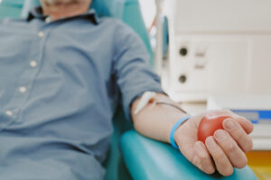 Câmara de Ouro Branco aprova projeto que permite trocar multas de trânsito por doação de sangue e medula