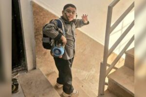 Mãe relata último adeus ao filho antes de ataque aéreo à escola no Irã Mãe relata último adeus ao filho antes de ataque aéreo no Irã