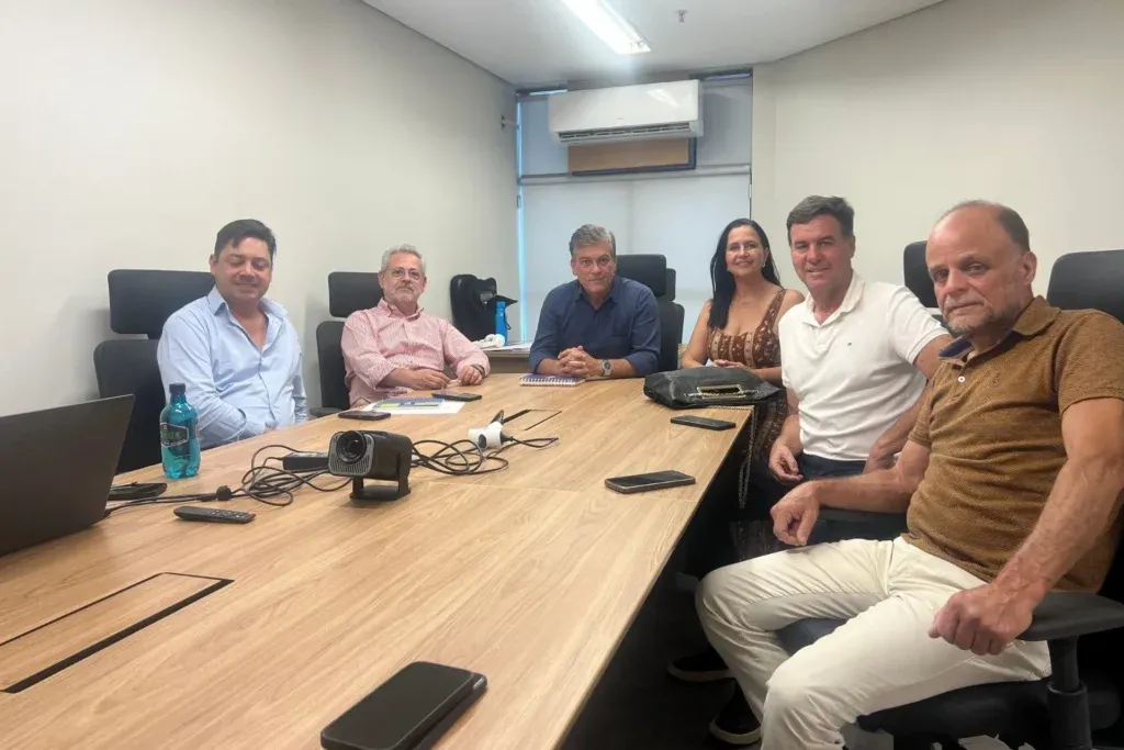 Vereadora Lílian França participa de articulações sobre duplicação da BR-356 em Ouro Preto