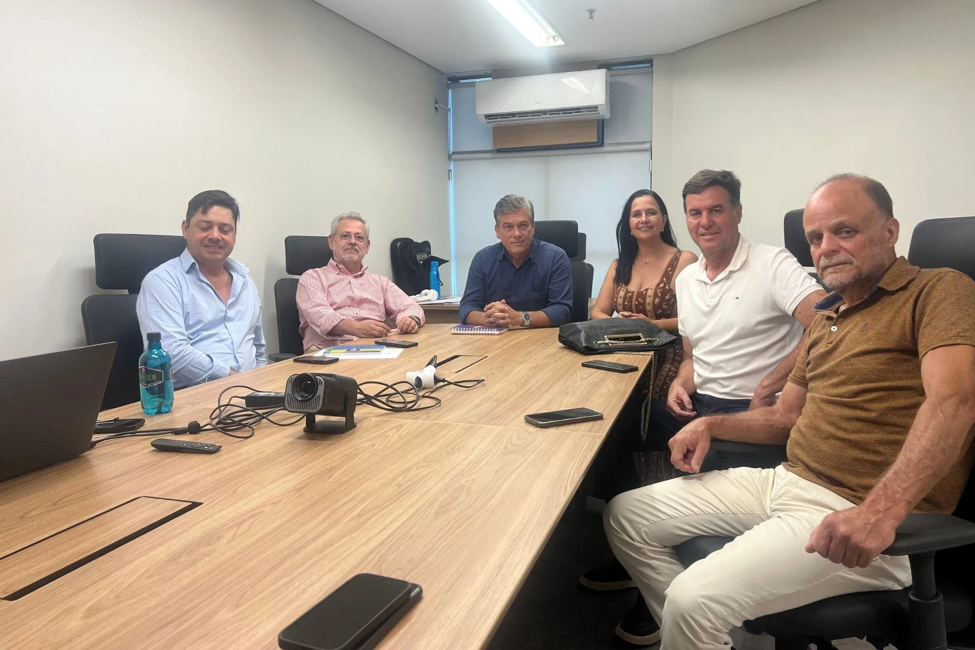 Vereadora Lílian França participa de articulações sobre duplicação da BR-356 em Ouro Preto