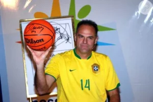 Morre Oscar Schmidt, referência do basquete brasileiro, aos 68 anos Morre Oscar Schmidt, referência do basquete brasileiro, aos 68 anos