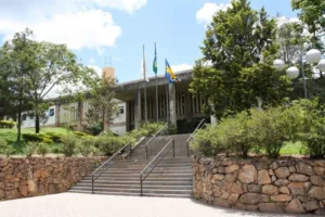 Prefeitura de Itabirito lança edital de estágio com vagas para diversas áreas e bolsas de até R$ 1.621 Prefeitura lança edital de estágio com vagas para diversas áreas e bolsas de até R$ 1.621