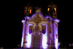 Ouro Preto, Mariana e outras cidades históricas ganham iluminação especial em igrejas no Minas Santa 2026