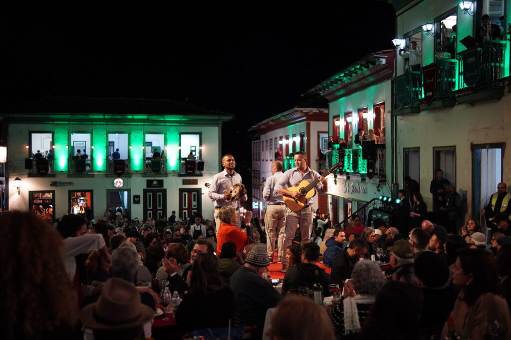 Diamantina: a cidade mineira onde a música nasce nas janelas e conquista o Brasil Diamantina: a cidade mineira onde a música nasce nas janelas e conquista o Brasil
