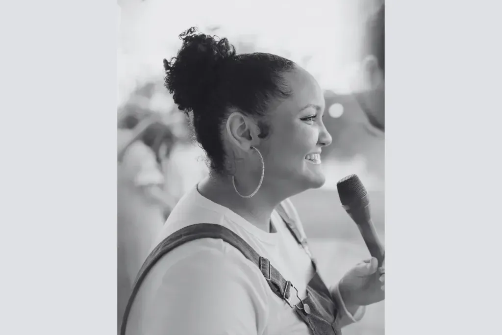 Jovem cantora gospel morre em parque de diversões em Itabirito; autoridades investigam possível falha em brinquedo Jovem cantora gospel morre em parque de diversões em Itabirito; autoridades investigam possível falha em brinquedo