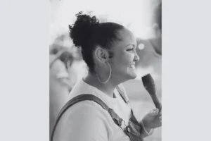 Jovem cantora gospel morre em parque de diversões em Itabirito; autoridades investigam possível falha em brinquedo Jovem cantora gospel morre em parque de diversões em Itabirito; autoridades investigam possível falha em brinquedo