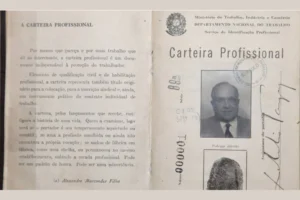 Getúlio Vargas e a primeira carteira de trabalho no Brasil Getúlio Vargas e a primeira carteira de trabalho no Brasil