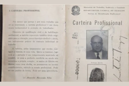 Getúlio Vargas e a primeira carteira de trabalho no Brasil Getúlio Vargas e a primeira carteira de trabalho no Brasil