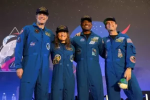 Sucesso da Artemis II reacende debate sobre volta do homem à Lua Com missão Artemis, volta do homem à Lua reacende debate e teorias sobre a corrida espacial