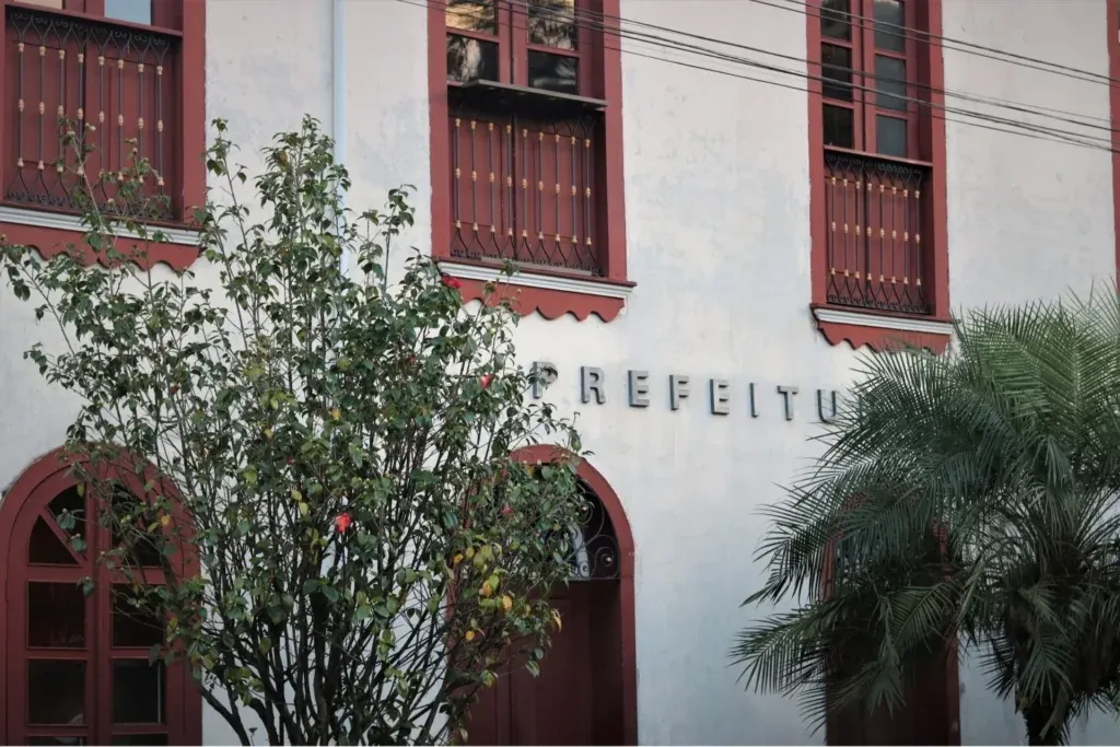Prefeitura de Ouro Preto regulamenta teletrabalho dos servidores e exige ao menos 75% de jornada presencial Prefeitura de Ouro Preto regulamenta teletrabalho dos servidores e exige ao menos 75% de jornada presencial
