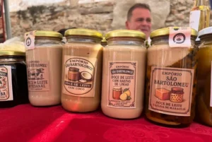 Feira Saberes & Sabores reúne doces, cafés e artesanato em São Bartolomeu neste sábado Feira Saberes & Sabores reúne doces, cafés e artesanato em São Bartolomeu neste sábado