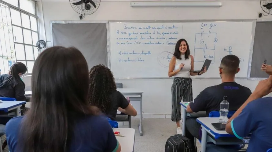 Educação de Minas abre inscrições para contratação temporária na rede estadual Educação de Minas abre inscrições para contratação temporária na rede estadual