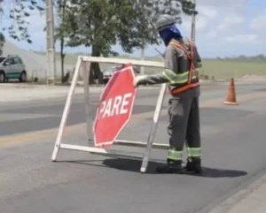 Obras da Rota da Liberdade vão provocar operações Pare e Siga em rodovias da região na próxima semana Obras da Rota da Liberdade vão provocar operações Pare e Siga em rodovias da região na próxima semana