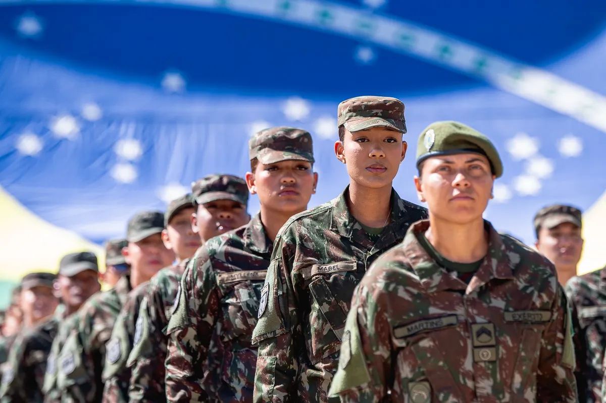 Faltam três dias para o fim das inscrições do concurso púbico do exército brasileiro, com mais de mil vagas