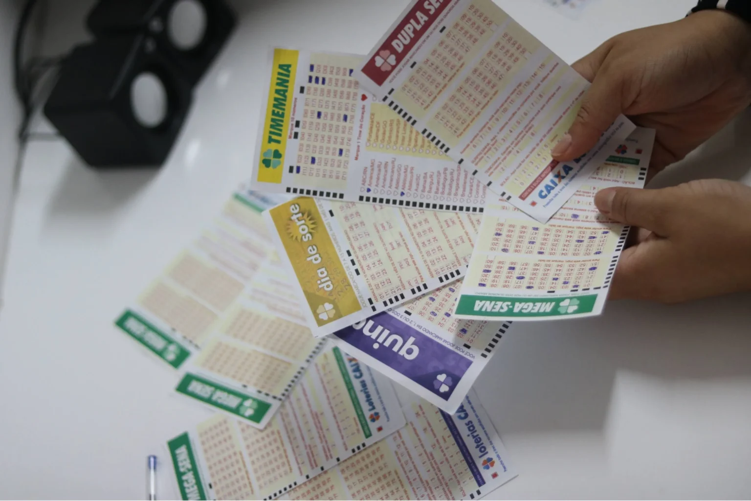 Resultados de sábado (09/05): Loteria Federal 6064, Mega-Sena 3006, Lotofácil 3681, Quina 7021, +Milionária 353, Dia de Sorte 1211