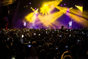 Projeto quer limitar teto de R$ 500 mil de cachê para shows públicos e obrigação de contratar artistas mineiros Projeto quer limitar teto de R$ 500 mil de cachê para shows e obrigação de contratar artistas mineiros