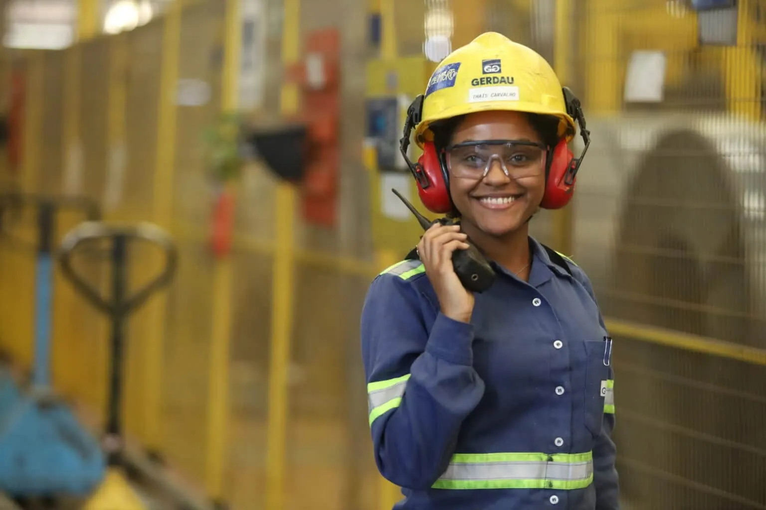 Gerdau abre dezenas de vagas de emprego em Minas Gerais e outros estados; veja a lista completa