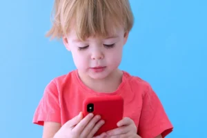 Seminário na UFOP em Mariana vai discutir impactos das tecnologias digitais na infância e adolescência