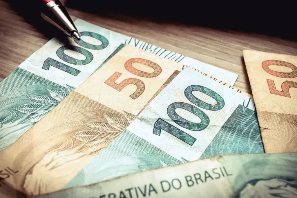 Servidores de Mariana receberão primeira parcela do 13º salário em julho Servidores de Mariana receberão primeira parcela do 13º salário em julho