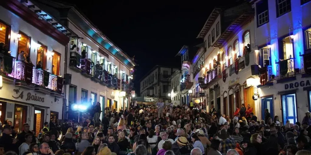 Diamantina encanta turistas com patrimônio histórico, cultura e tradições musicais em Minas Gerais Diamantina encanta turistas com patrimônio histórico, cultura e tradições musicais em Minas Gerais
