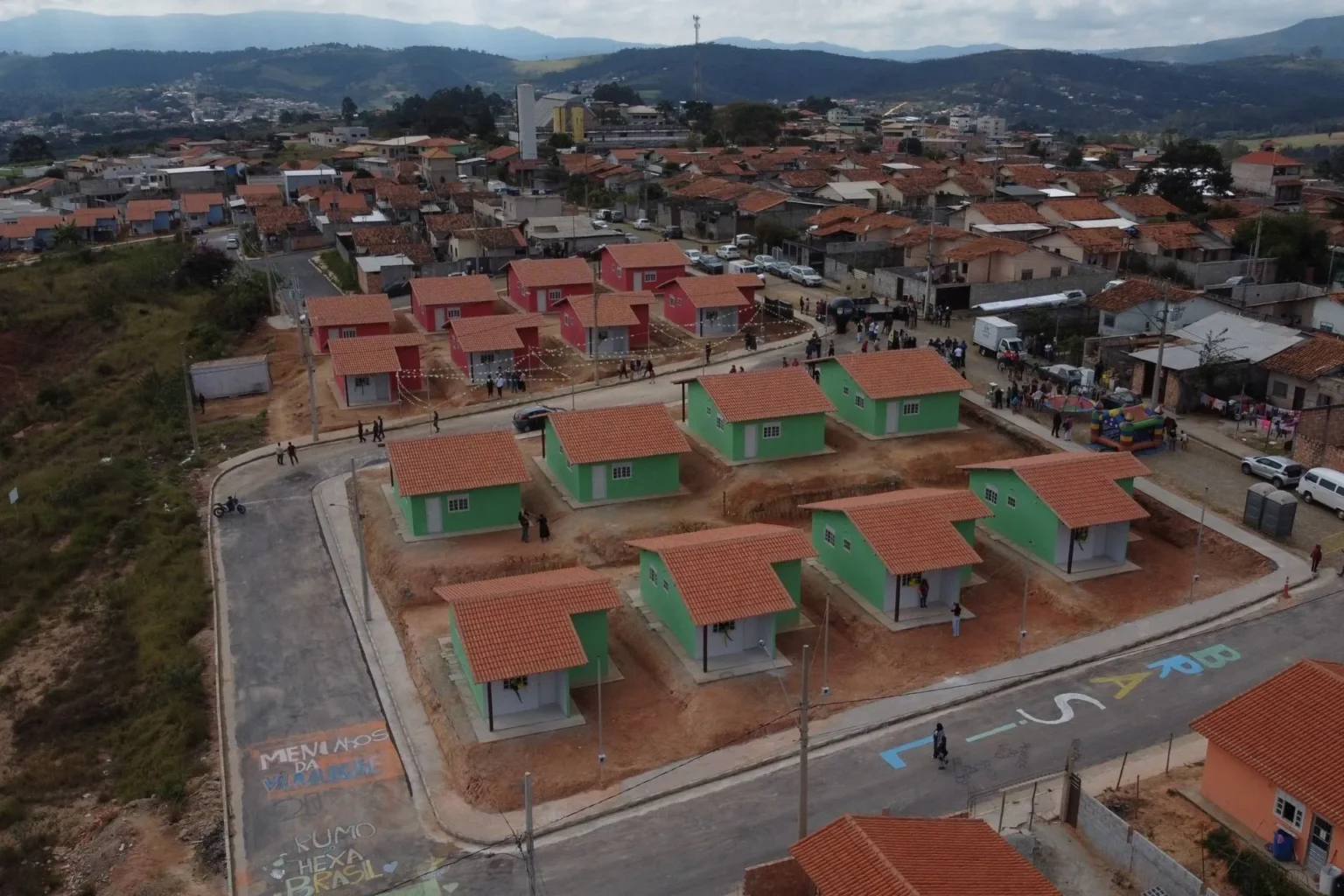 Ouro Preto entrega mais 17 casas em Cachoeira do Campo e amplia programa habitacional Ouro Preto entrega mais 17 casas em Cachoeira do Campo e amplia programa habitacional