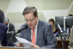 Thiago Cota anuncia que não disputará as eleições de 2026 e encerra ciclo de três mandatos na Assembleia de Minas Thiago Cota anuncia que não disputará as eleições de 2026 e encerra ciclo de três mandatos na Assembleia de Minas