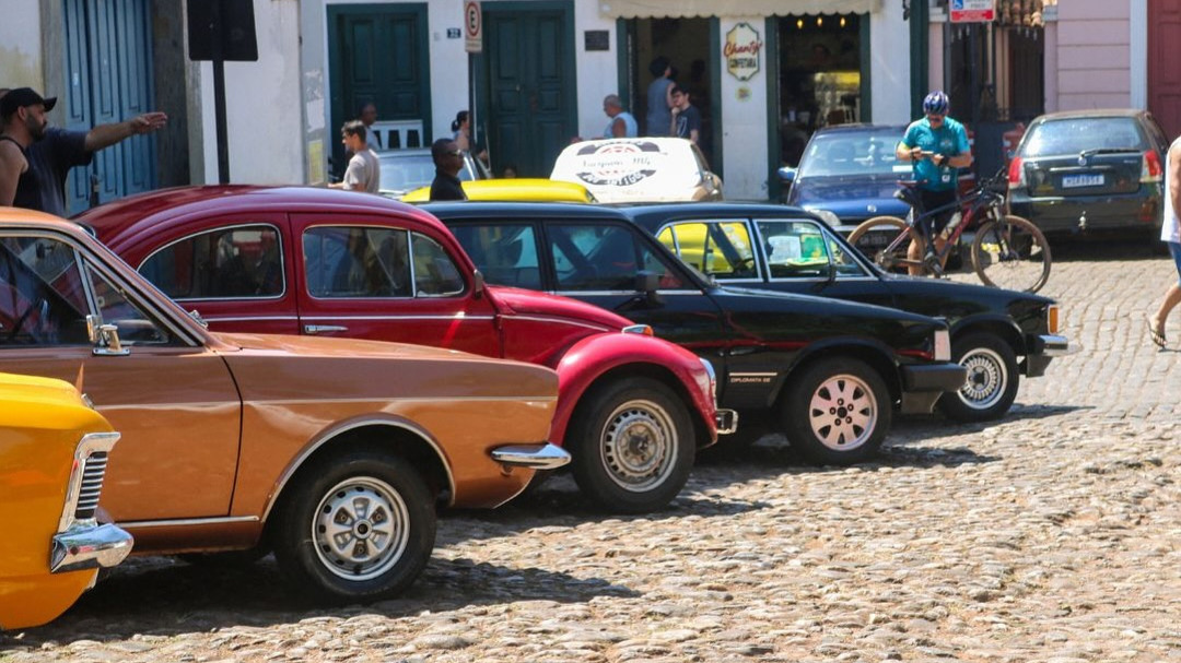 8º Encontro de Veículos Antigos reúne carros clássicos e atrações musicais em Mariana