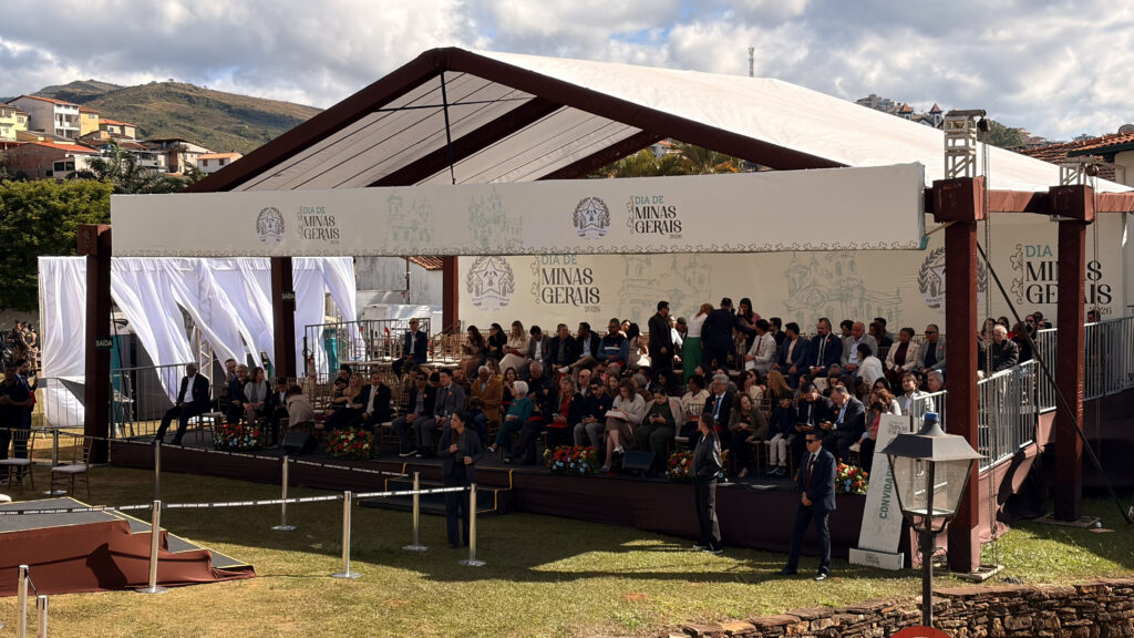 Mariana celebra o Dia de Minas com cerimônia oficial, desfile cívico e homenagens na Praça Minas Gerais Mariana celebra o Dia de Minas com cerimônia oficial, desfile cívico e homenagens na Praça Minas Gerais