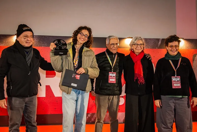 “Irritante Prodígio” conquista o troféu Vila Rica na mostra competitiva Arquivos em Questão da 21ª Cineop "Irritante Prodígio" conquista o troféu Vila Rica na mostra competitiva Arquivos em Questão da 21ª Cineop