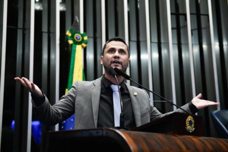 Após impasse e desistência do partido, Cleitinho anuncia que será candidato ao governo mineiro Após impasse e desistência do partido, Cleitinho anuncia que será candidato ao governo mineiro