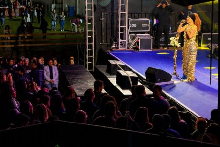 Show de Vanessa da Mata em Mariana custou R$ 280 mil aos cofres do município Prefeitura de Mariana contratou show de Vanessa da Mata por R$ 280 mil para Festival de Inverno
