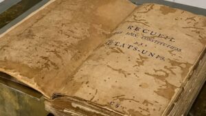 Livro com anotações de Tiradentes é destaque em aniversário do Museu da Inconfidência Livro com anotações de Tiradentes é destaque em aniversário do Museu da Inconfidência