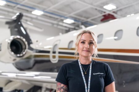 Embraer abre seleção para programa de especialização com bolsa de até R$ 6 mil e possibilidade de contratação