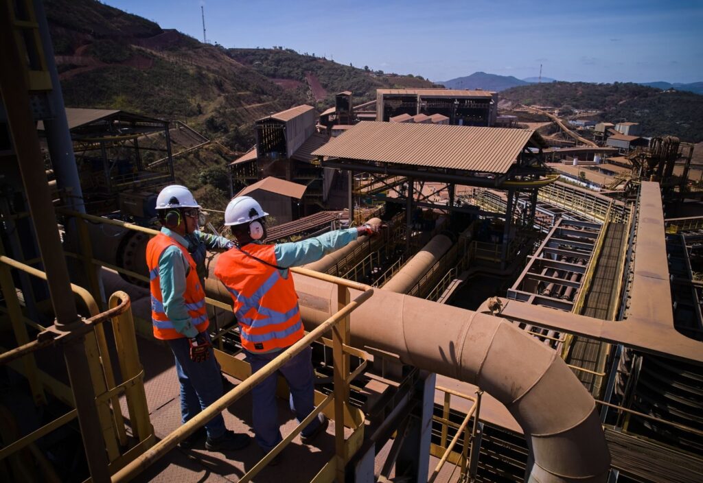 Vale traça plano para mineração brasileira chegar a 5,3 milhões de empregos e R$ 1,3 trilhão em arrecadação na próxima década Vale projeta até 2,3 milhões de novos empregos com expansão da mineração no Brasil até 2035 e aponta caminho para produção de R$ 535 bilhões