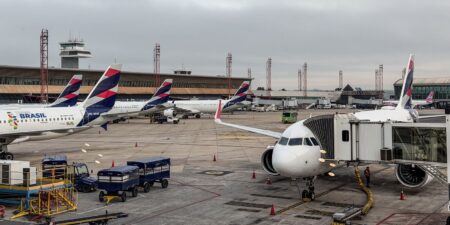 Anvisa atualiza regras de segurança sanitária para aviões e aeroportos