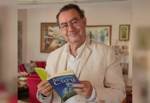 A trajetória de Augusto Cury antes de se tornar candidato à Presidência